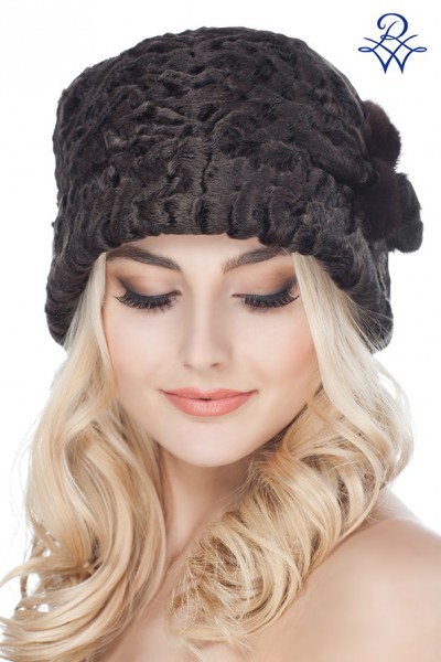 Женская шапка из коричневого каракуля 7177.27Д модель Шляпка каракуль коричневый