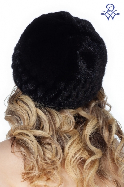 Чёрная норковая шапка женская с перфорацией меха норки скандинавской